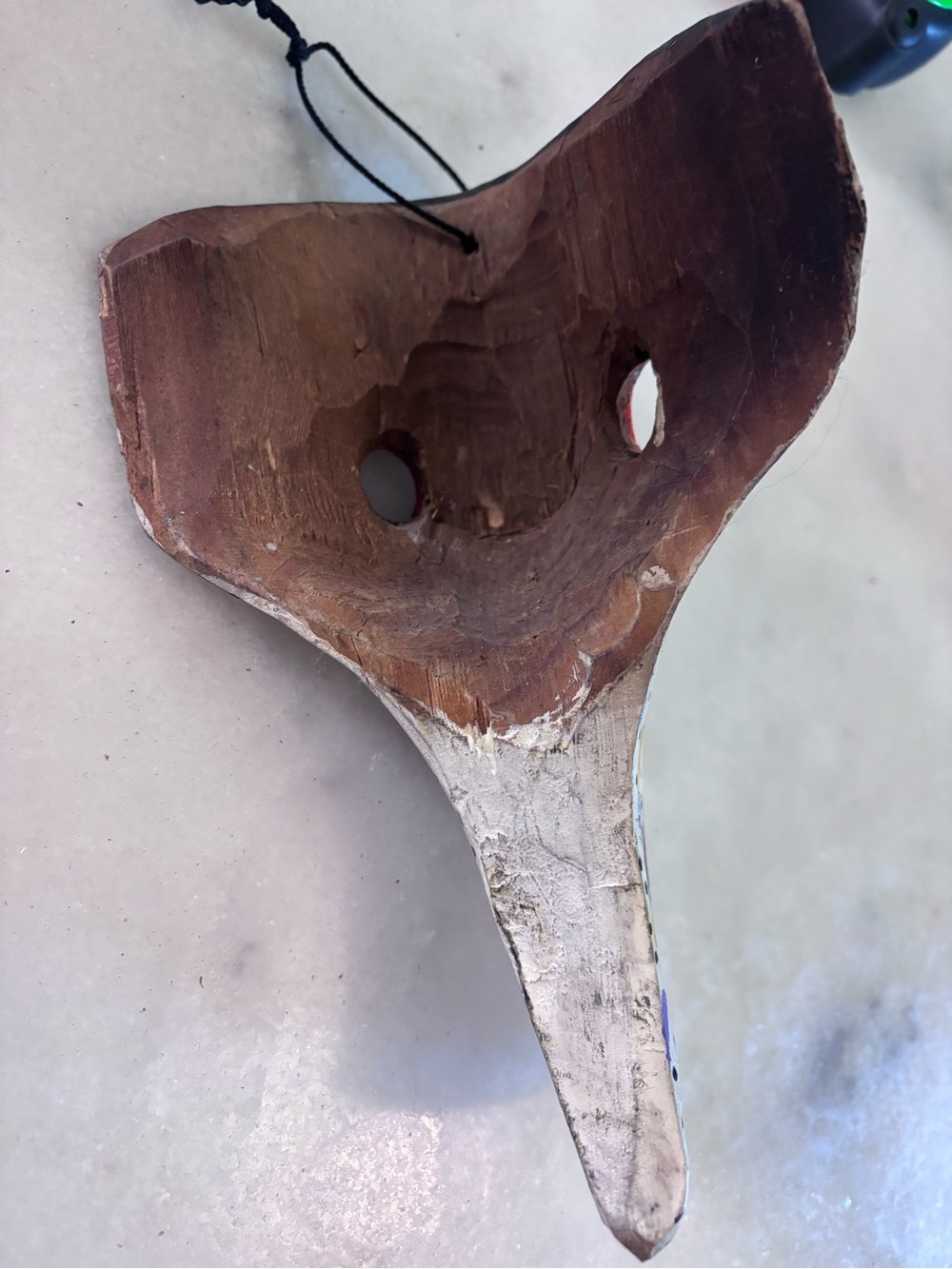 Vintage Guatemalan Hand Carved Wooden Toucan Bird Mask Wall Hanging Decor - Picture 7 of 8